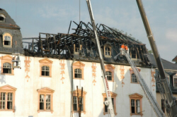 Brandschade bij de Anna Amalia Bibliothek te Weimar (3 september 2004) | Foto: Michak (Bron: Wikipedia.de)