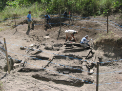 Opgravingen bij Tambora door prof. dr. Haraldur Sigurdsson | Foto: University of Rhode Island News Bureau
