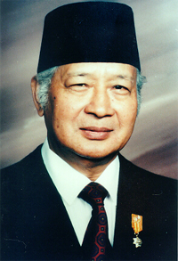 Soeharto | Foto: Indonesische Ambassade in Nederland (publiek domein)